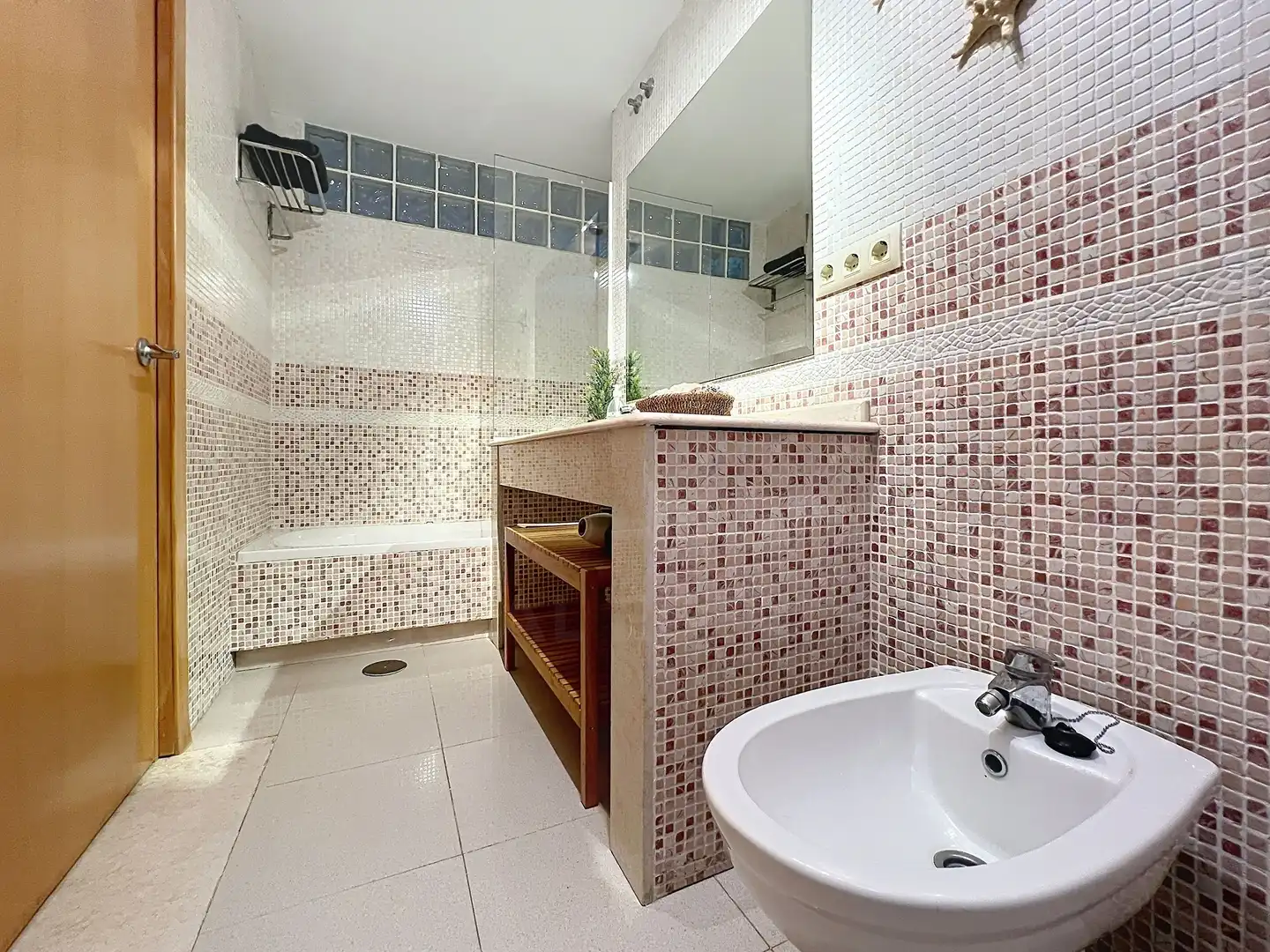 Bathroom of Flat for sale in Tarifa ciudad