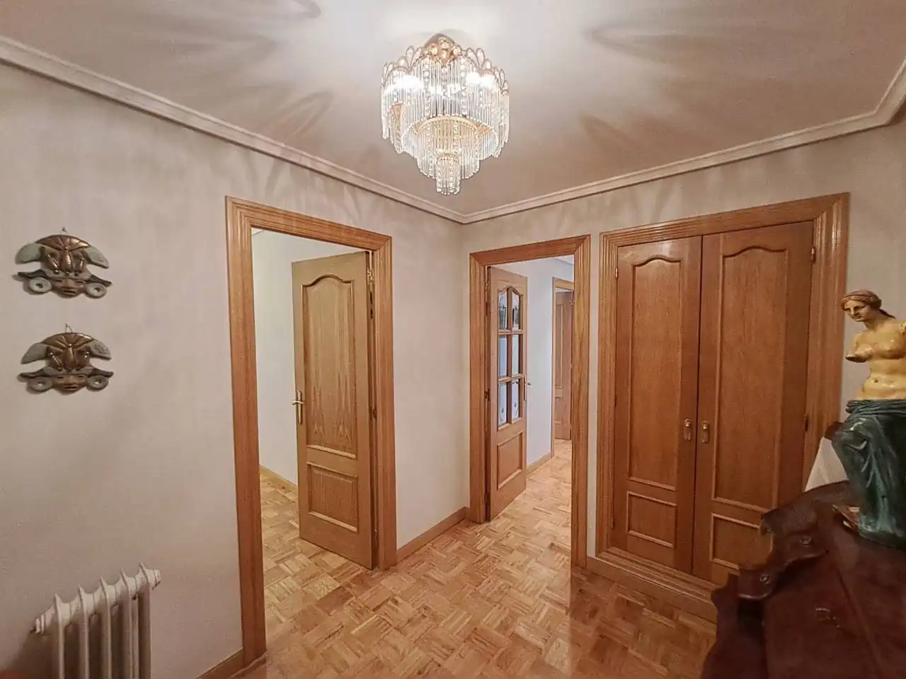Wohnung zur Miete in Burgos mit Heizung, Parkett und Abstellraum