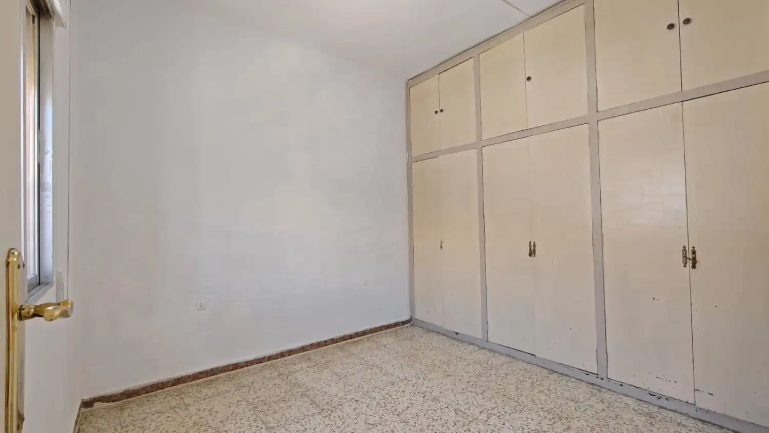 Habitación de Piso en venta en Granada con Aire acondicionado y Balcón