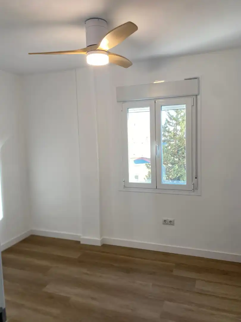 Flat for rent in Calle San Juan Bosco, 86, El Molinillo - Capuchinos