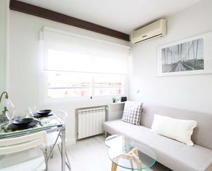 Living room of Study to share in  Madrid Capital  with Air Conditioner and Terrace