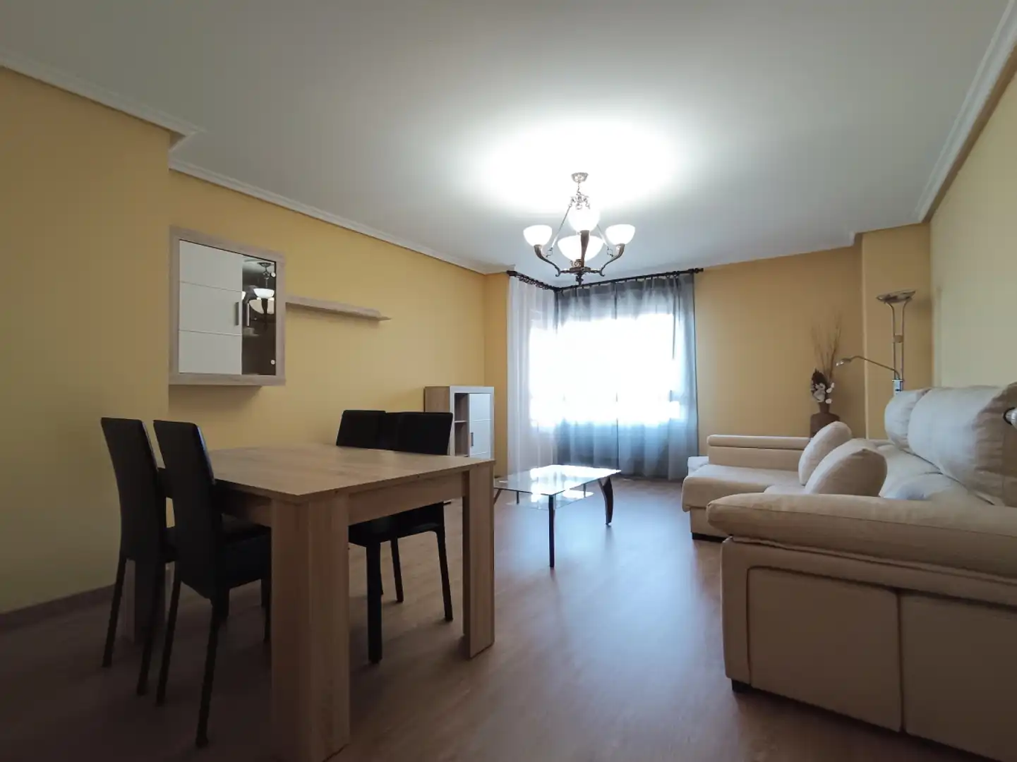 Wohnzimmer von Wohnung zur Miete in Gijón  mit Heizung, Abstellraum und Möbliert