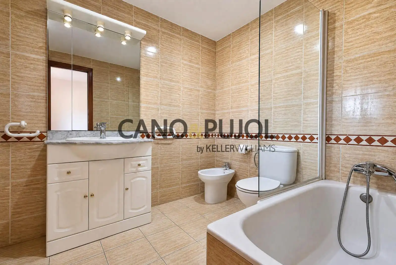 Baño de Ático en venta en Rubí con Aire acondicionado, Calefacción y Jardín privado