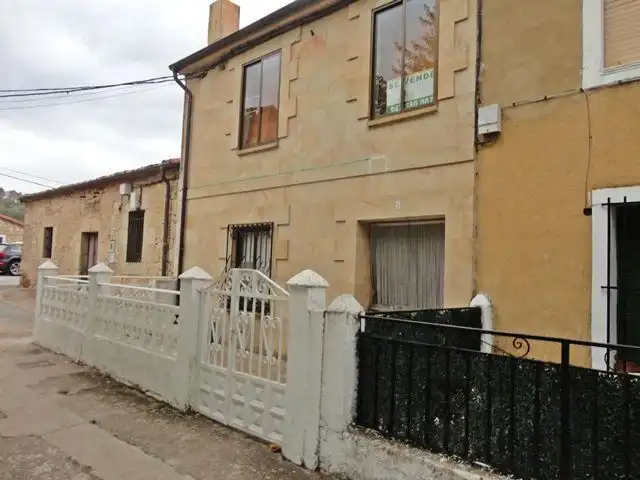 Vista exterior de Casa o xalet en venda en Regumiel de la Sierra