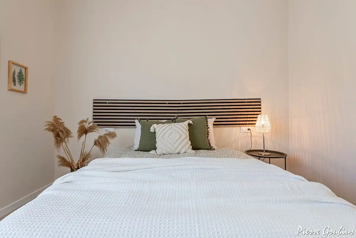 Schlafzimmer von Einfamilien-Reihenhaus zum Verkauf in La Selva del Camp mit Klimaanlage, Heizung und Privatgarten