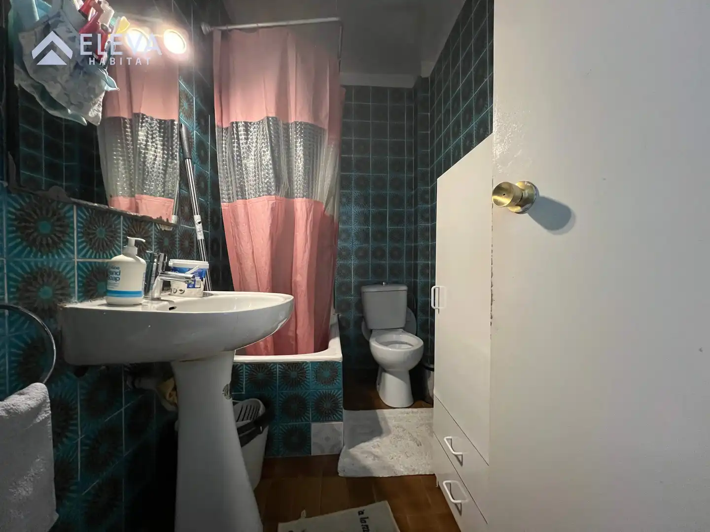 Badezimmer von Dachboden zum Verkauf in Lleida mit Terrasse und Balkon