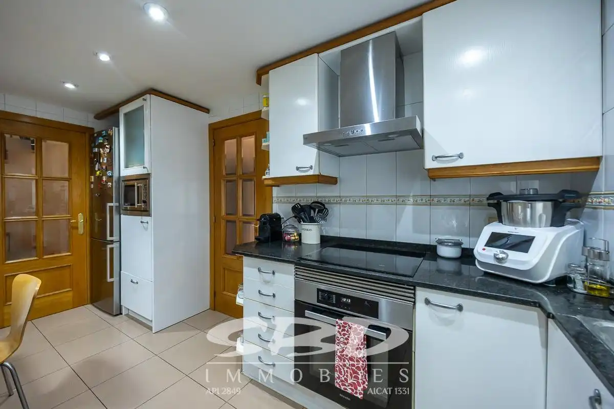 Cocina de Dúplex en venta en Castellar del Vallès con Aire acondicionado, Terraza y Trastero