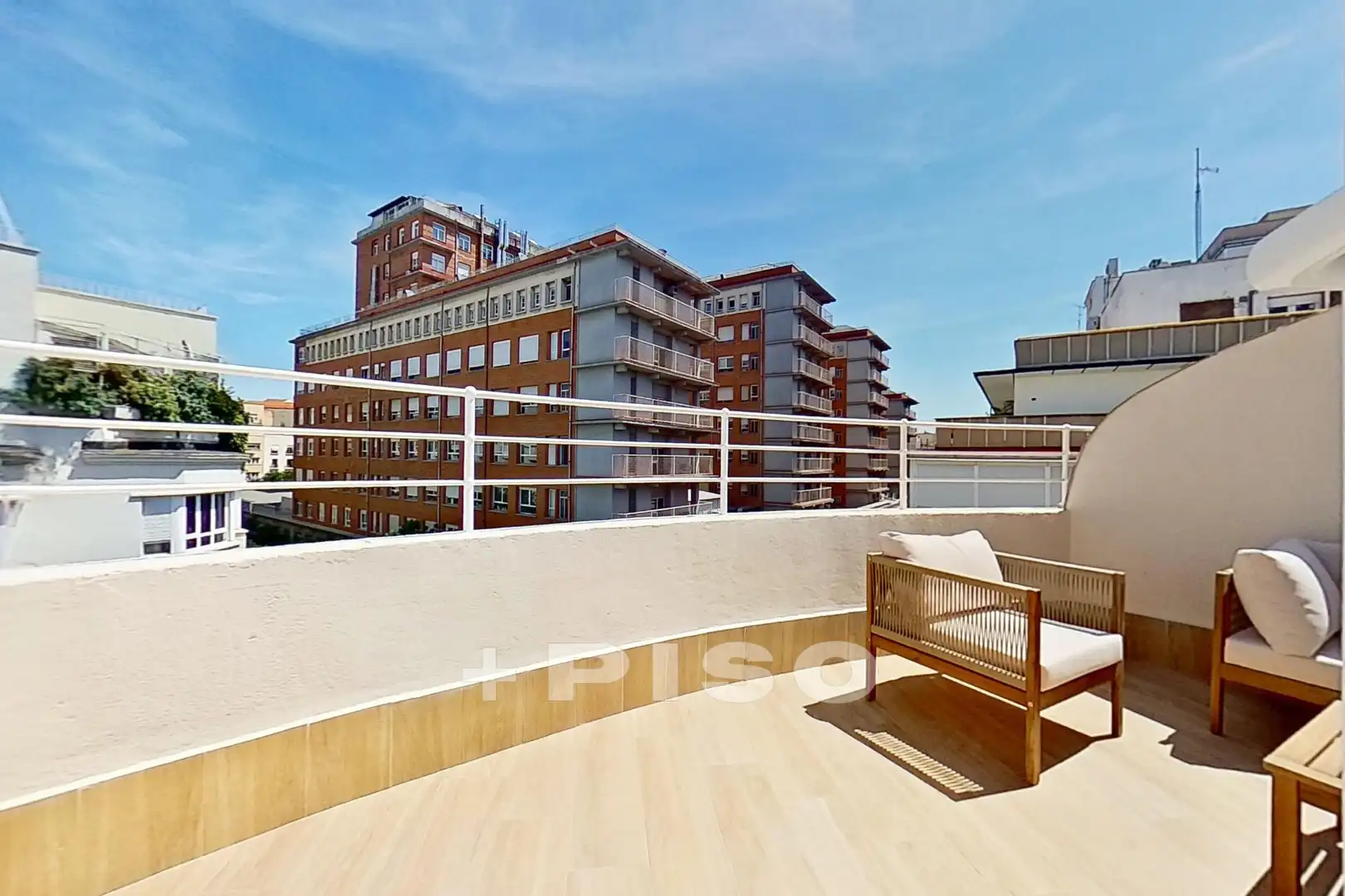 Terrasse von Dachboden zum Verkauf in Madrid mit Klimaanlage, Terrasse und Möbliert