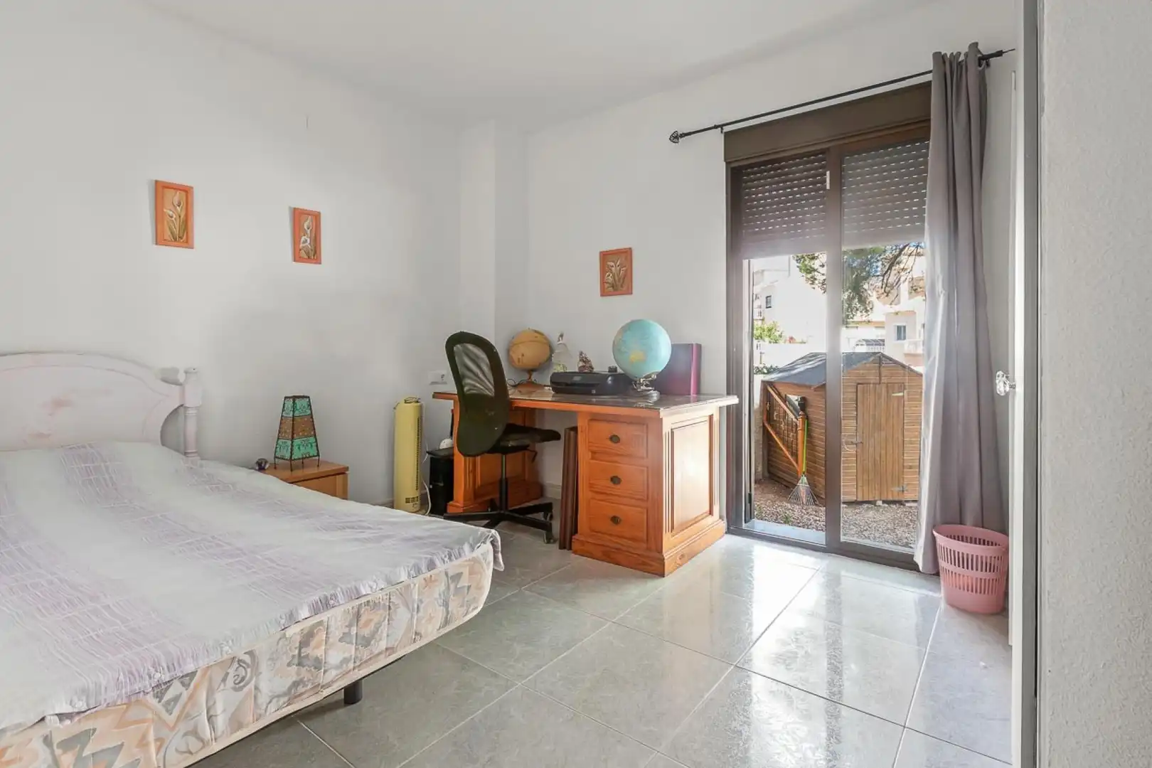 Dormitori de Casa o xalet en venda en Orihuela amb Aire condicionat, Jardí privat i Terrassa