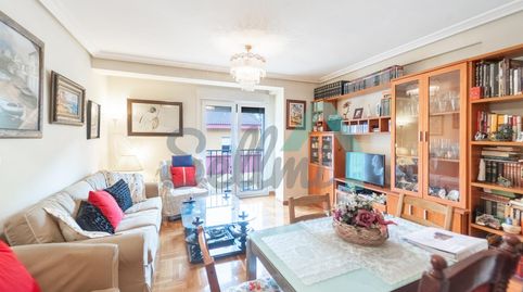 Foto 2 de Piso en venta en Ataúlfo Argenta, San Martín del Rey Aurelio, Asturias