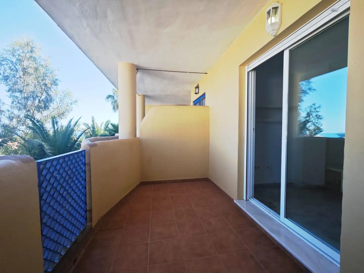 Terraza de Estudio de alquiler en Fuengirola con Aire acondicionado, Jardín privado y Terraza