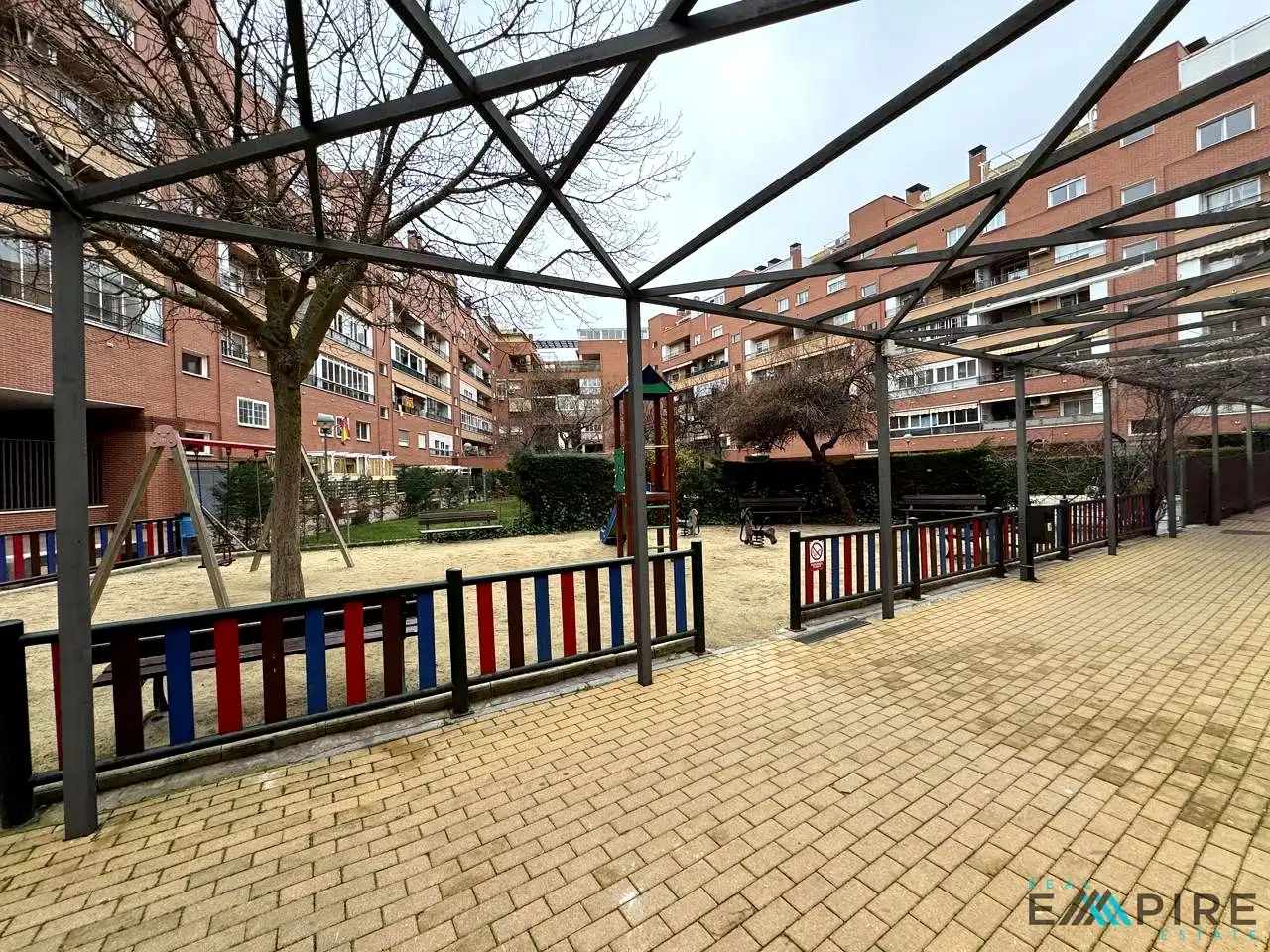 Vista exterior de Dúplex en venta en Parla con Aire acondicionado, Calefacción y Terraza