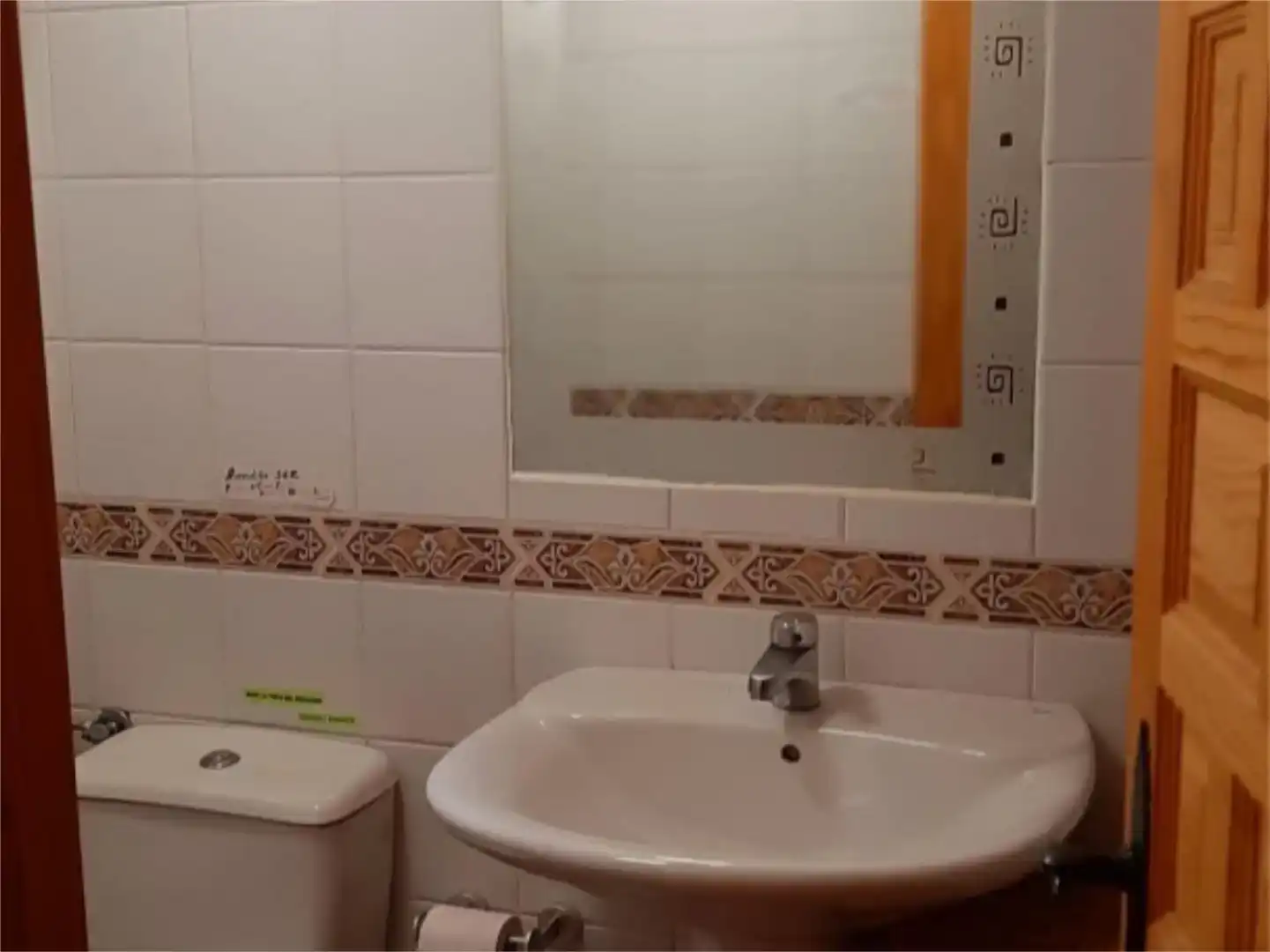 Bany de Finca rústica en venda en Burgos amb Jardí privat, Parquet i Moblat