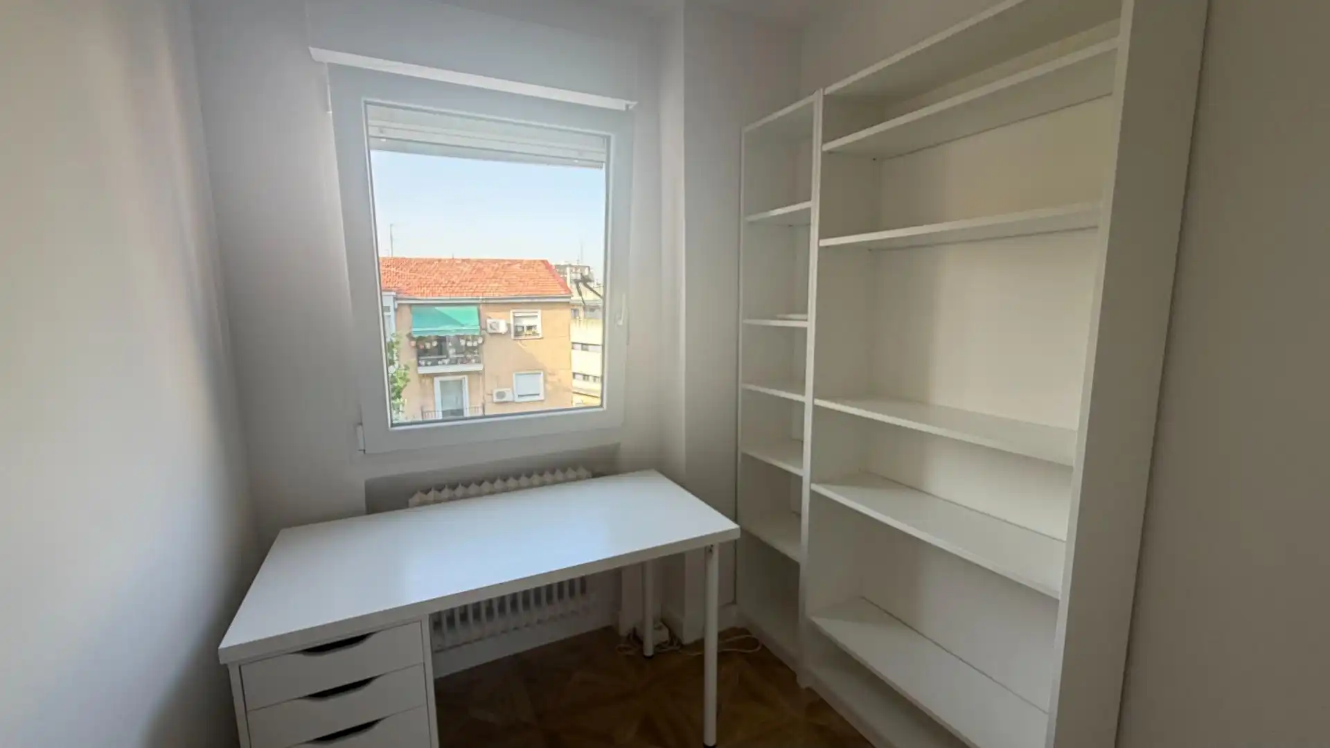 Schlafzimmer von Wohnung zur Miete in Madrid mit Klimaanlage, Heizung und Möbliert