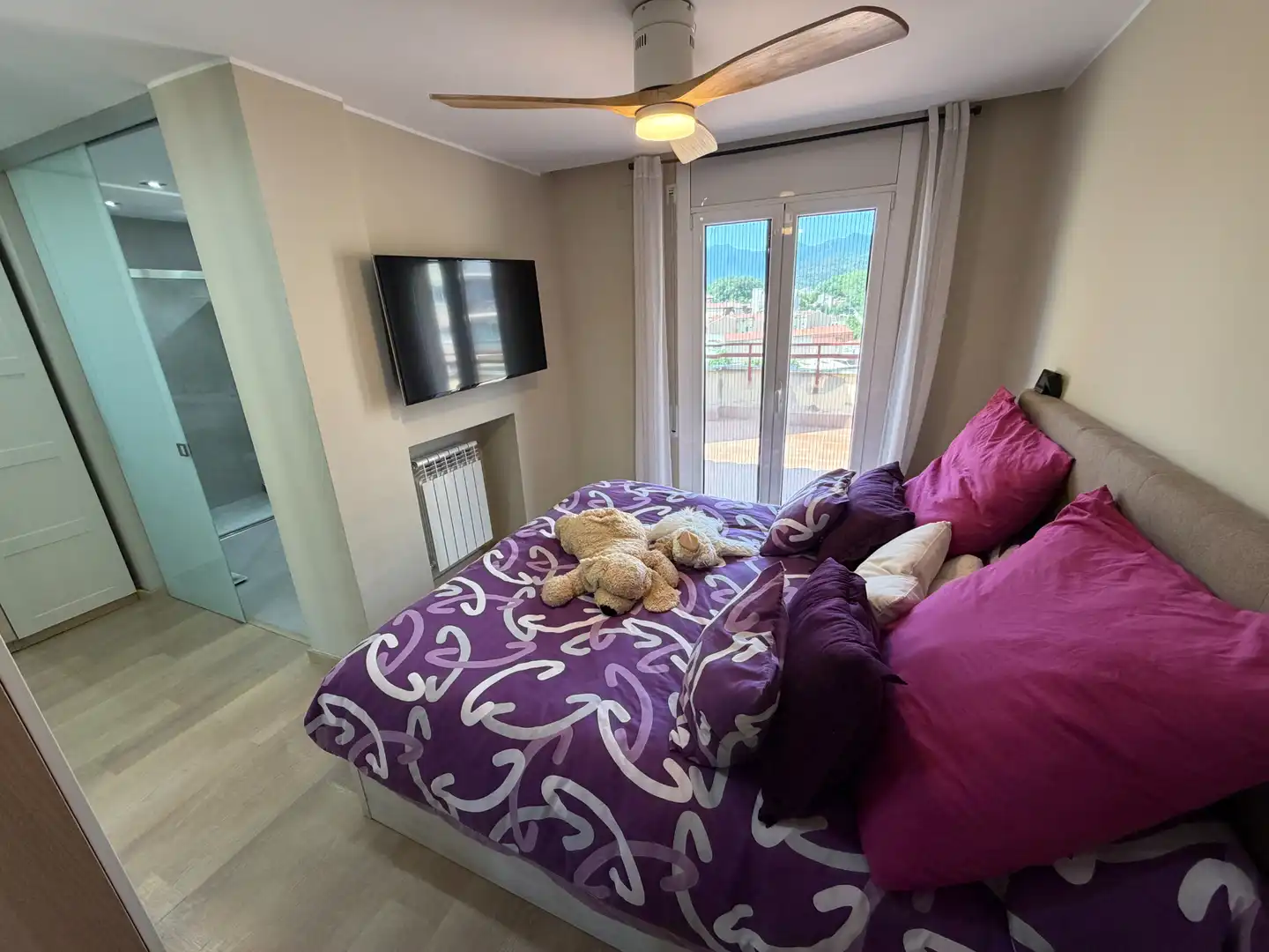 Habitación de Dúplex en venta en Olot con Calefacción, Terraza y Balcón
