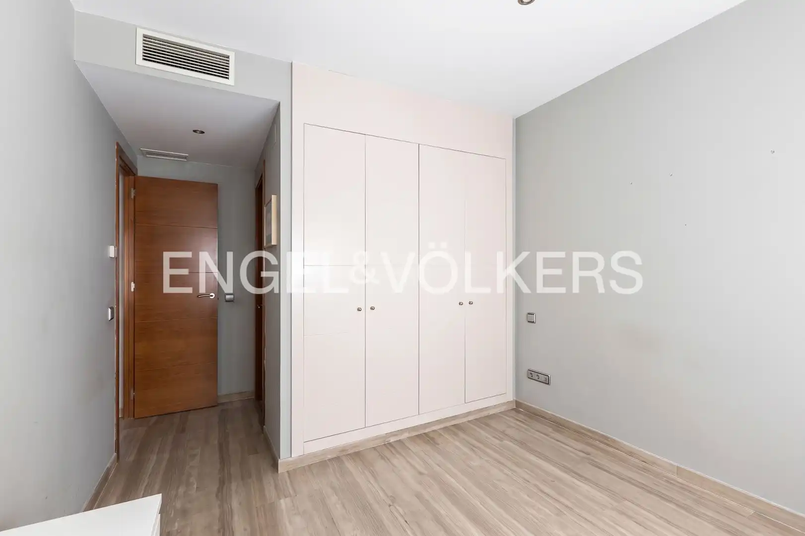 Dormitori de Pis en venda en Madrid amb Aire condicionat, Calefacció i Jardí privat