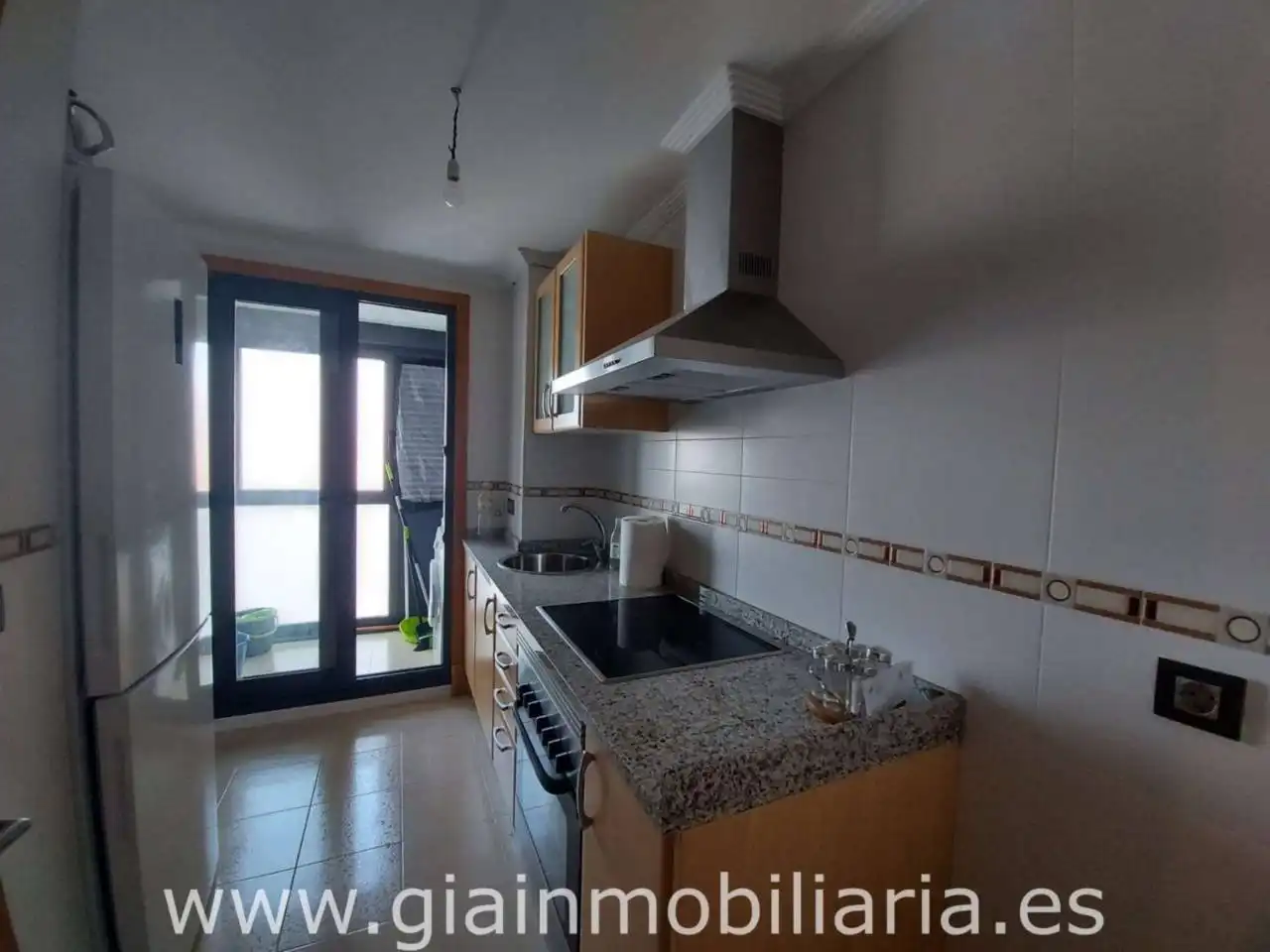 Cocina de Apartamento de alquiler en Salvaterra de Miño con Calefacción, Trastero y Amueblado