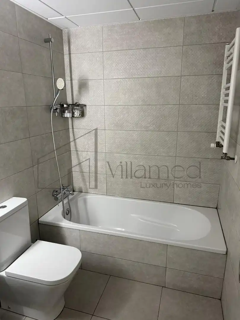 Baño de Piso en venta en Valencia con Aire acondicionado, Calefacción y Terraza