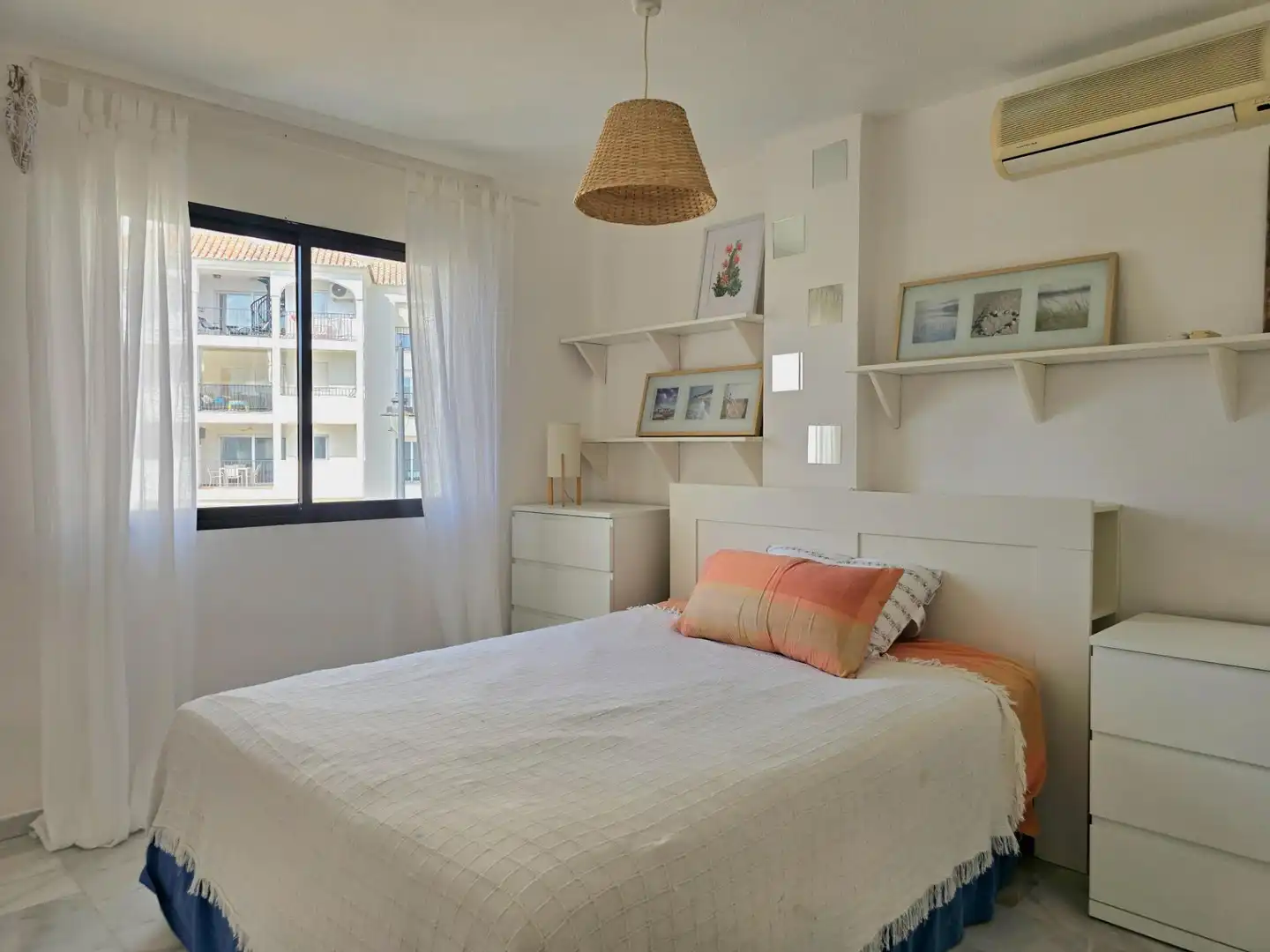 Dormitori de Apartament de lloguer en Estepona Pueblo