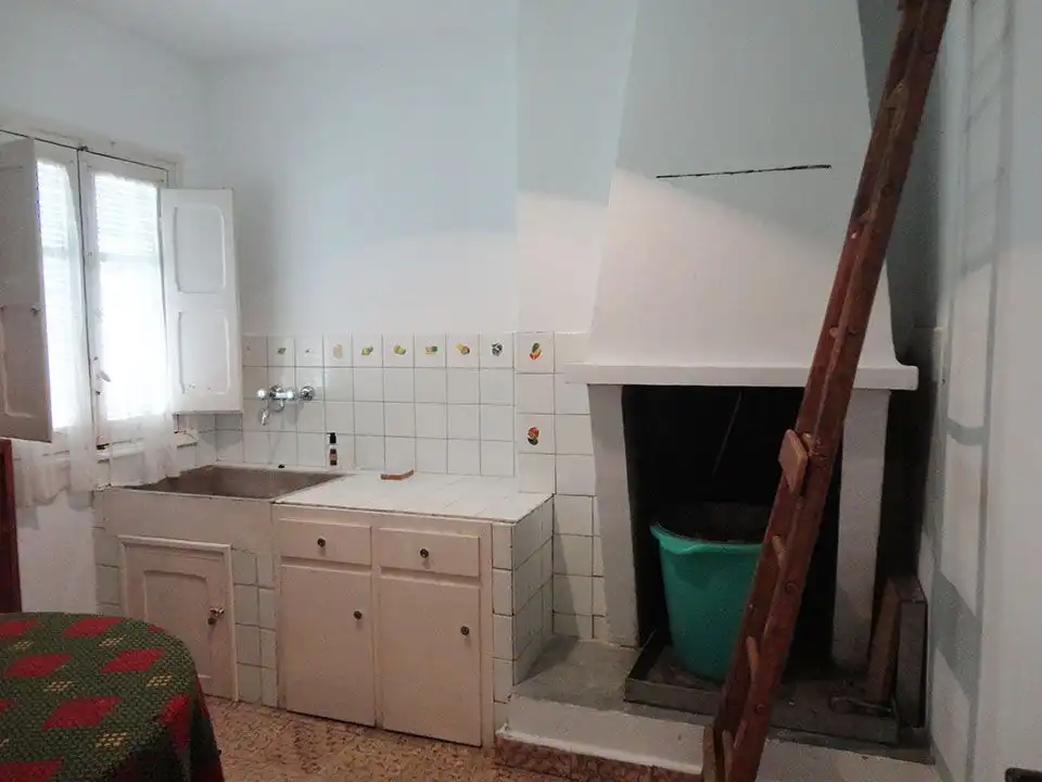 Küche von Einfamilien-Reihenhaus zum Verkauf in Salas de los Infantes mit Heizung und Privatgarten