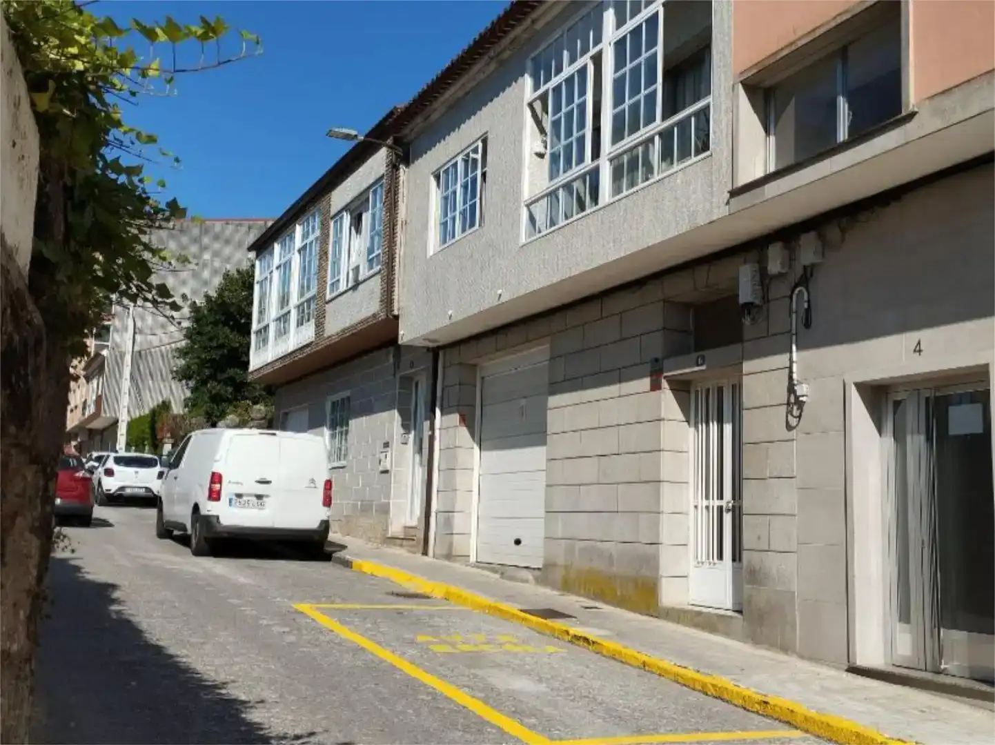 Vista exterior de Casa adosada en venda en Caldas de Reis amb Jardí privat, Traster i Moblat