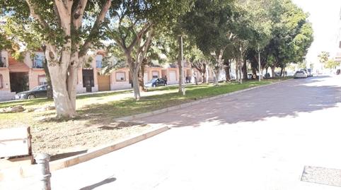 Foto 3 de Casa adosada en venda a Calle Pablo Neruda, Plaza de la Luz, Almería