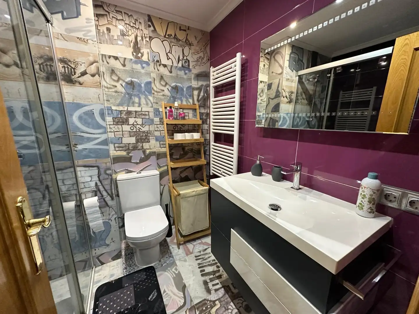 Baño de Apartamento de alquiler en Burgos con Calefacción, Amueblado y Balcón