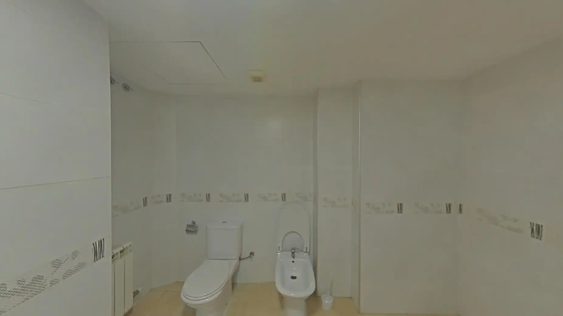 Bathroom of Duplexes for sale in Santa Coloma de Gramenet  with Heating