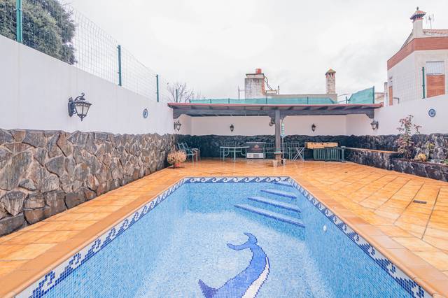 Casa-chalet en Venta en Calle Almendro en Pulianas