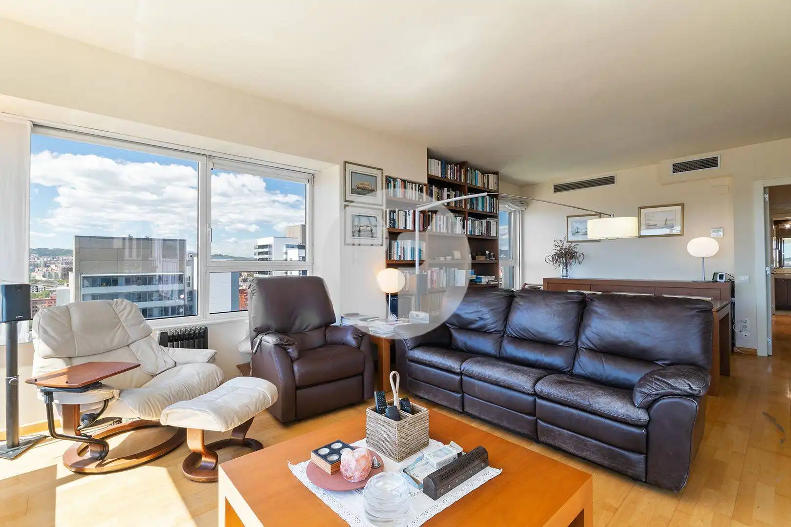 Sala de estar de Dúplex en venta en Barcelona con Aire acondicionado, Calefacción y Terraza