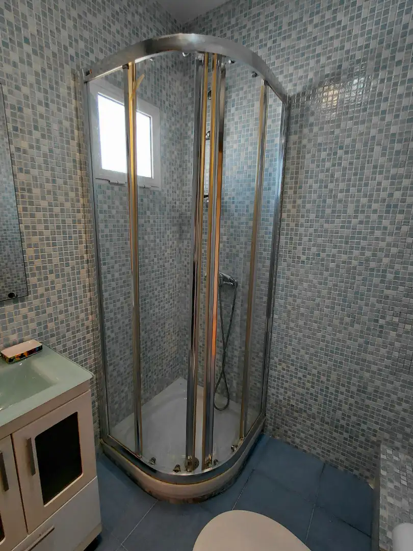 Badezimmer von Wohnung zum Verkauf in Benalmádena mit Klimaanlage, Terrasse und Gemeinschaftspool