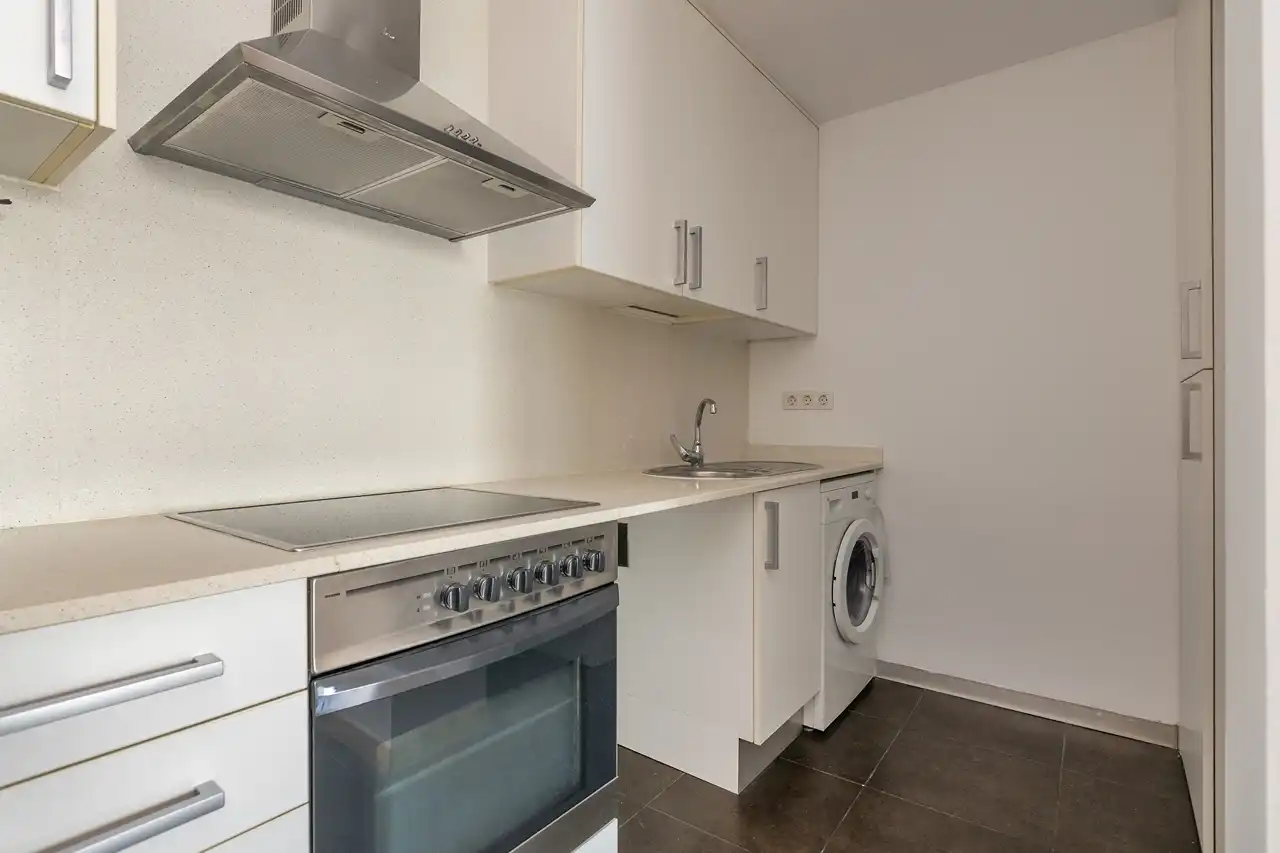 Cuina de Pis en venda en Barcelona amb Aire condicionat, Terrassa i Traster