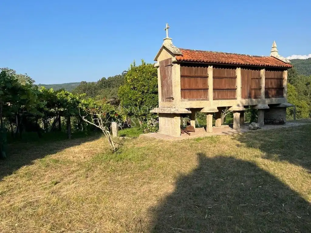 Vista exterior de Casa o xalet en venda en Moraña amb Calefacció i Jardí privat