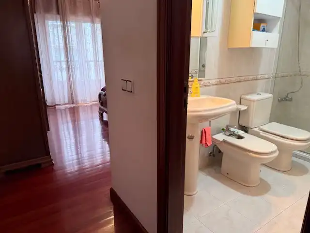 Badezimmer von Wohnung zum Verkauf in Narón mit Parkett, Abstellraum und Internet