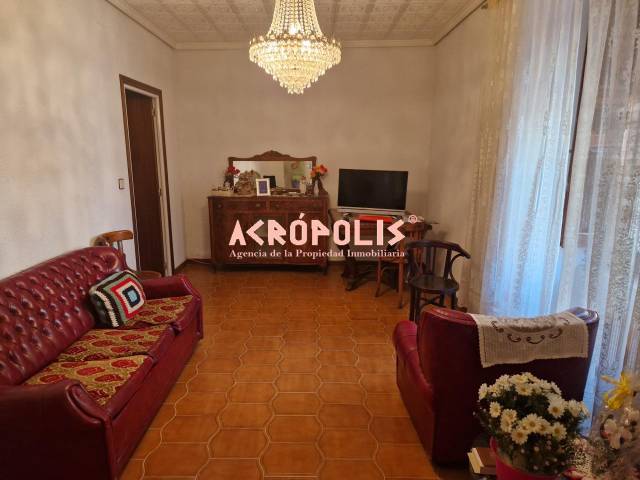 Casa-chalet en Venta en DE LA TORRE en Roales de Campos