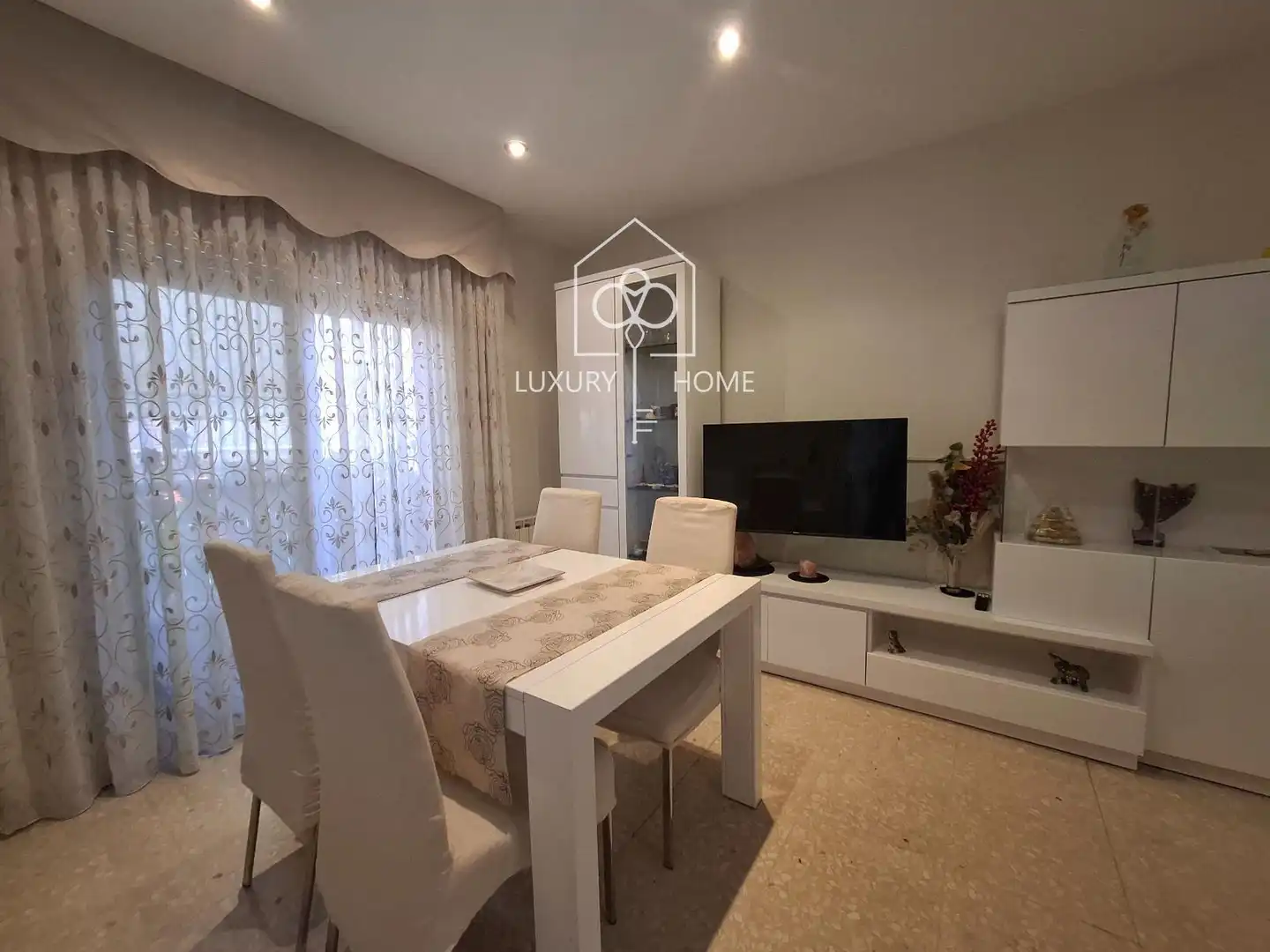 Vista exterior de Piso en venta en Viladecans con Aire acondicionado, Calefacción y Terraza