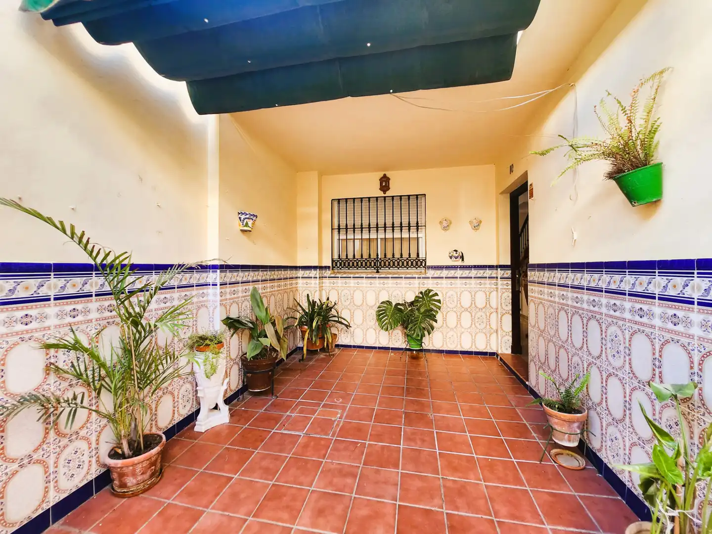 Detached homes for sale in Alcalá de Guadaira  with Air Conditioner, Terrace and Storage room