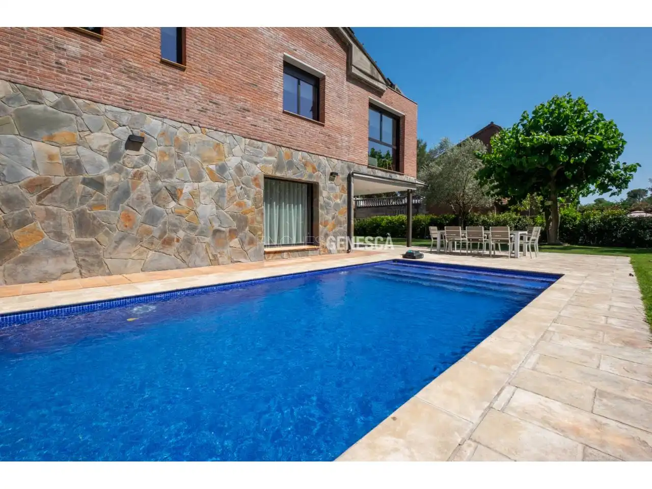 Piscina de Casa o chalet en venta en Matadepera con Aire acondicionado, Calefacción y Jardín privado