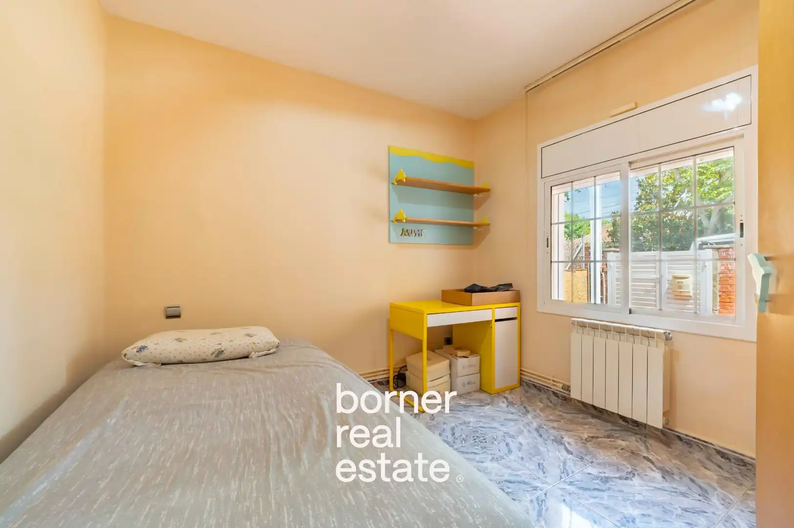 Vista exterior de Casa o xalet en venda en Sant Cugat del Vallès amb Aire condicionat, Calefacció i Jardí privat