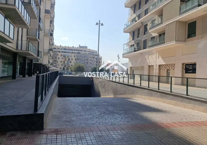 Exterior view of Attic for sale in Mislata  with Air Conditioner and Alarm