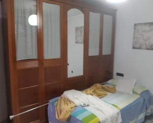 Dormitori de Pis de lloguer en  Granada Capital amb Moblat