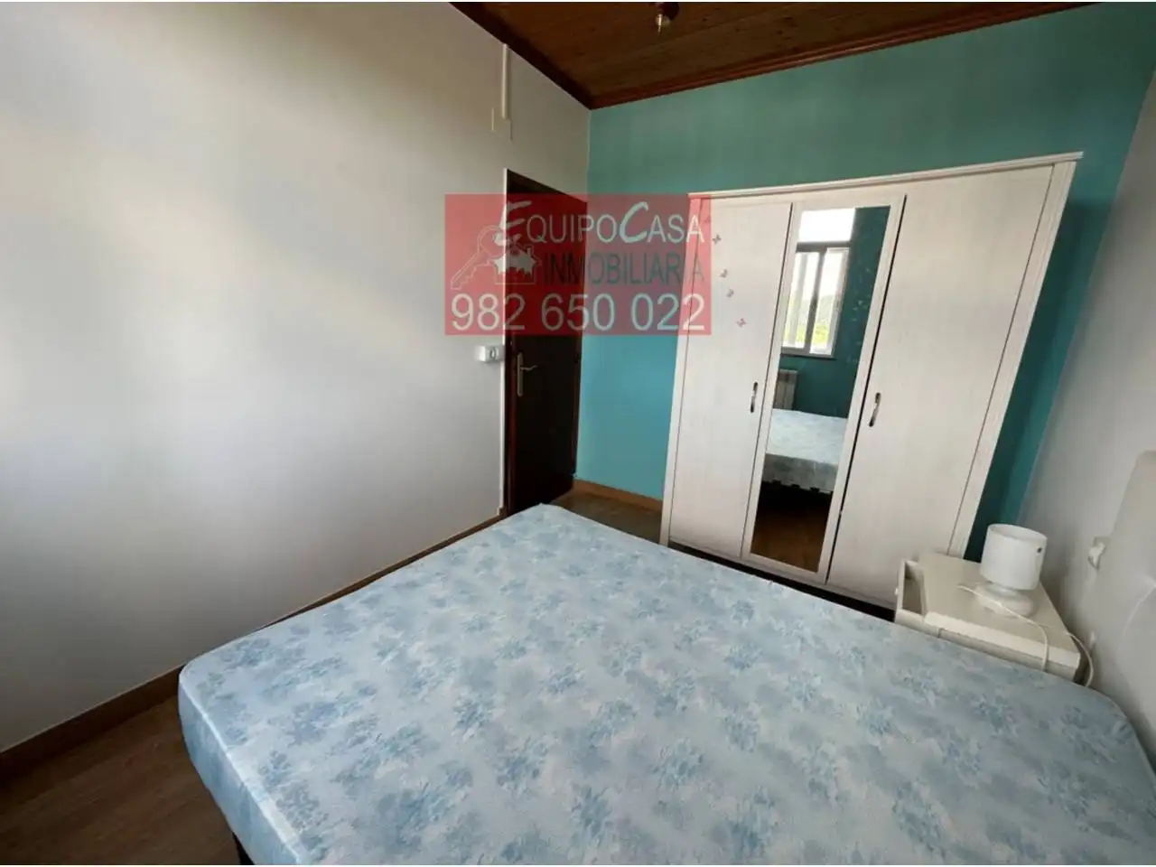 Habitación de Casa adosada en venta en Lugo con Calefacción, Terraza y Amueblado