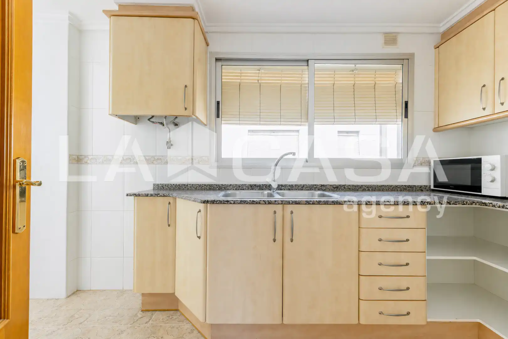 Cocina de Piso en venta en Valencia con Balcón