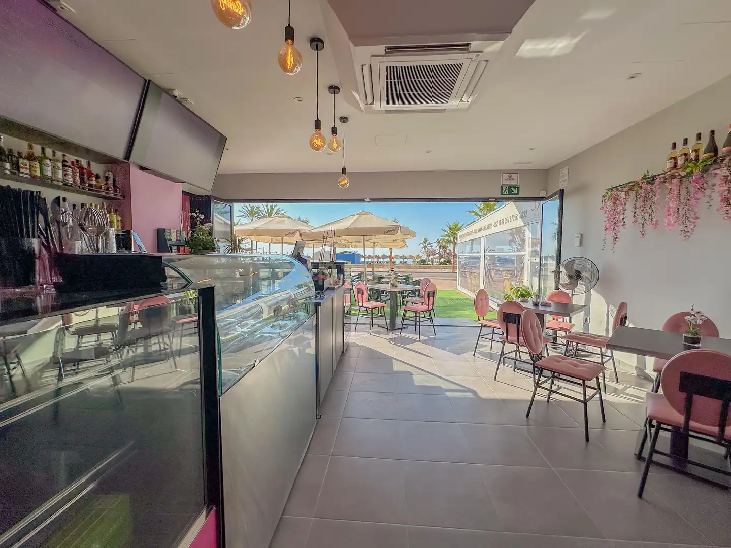Terrace of Commercial properties for transfer in Fuengirola