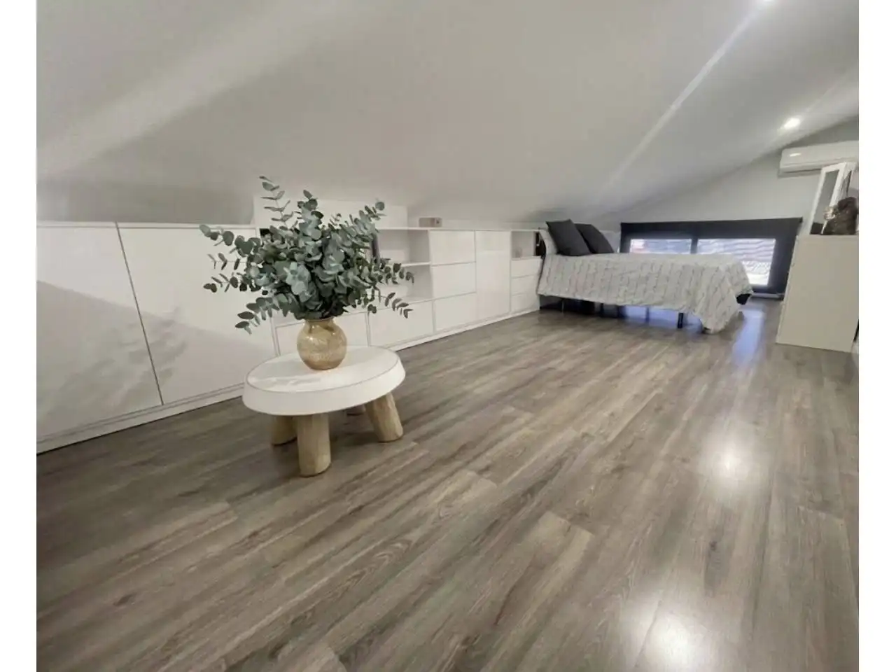 Schlafzimmer von Einfamilien-Reihenhaus zum Verkauf in Granollers mit Klimaanlage, Heizung und Privatgarten