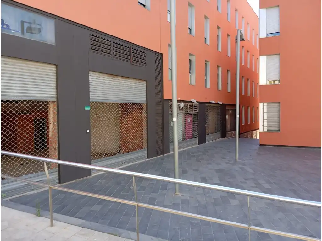 Business premises for sale in Calle Pi I Margall, imagen 6