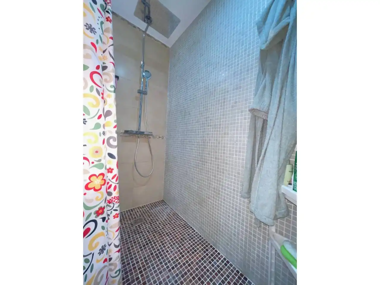 Baño de Piso de alquiler en Estepona con Aire acondicionado, Calefacción y Terraza