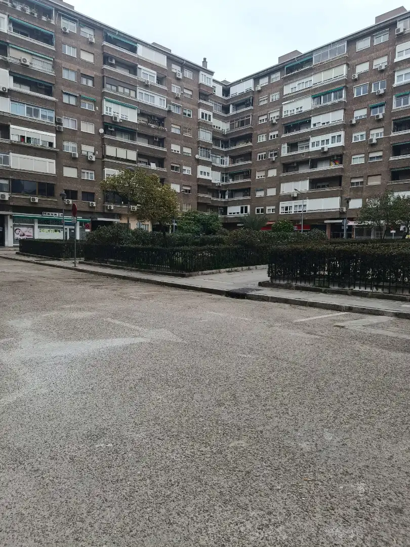 Vista exterior de Local en venta en Madrid con Aire acondicionado, Calefacción y Amueblado