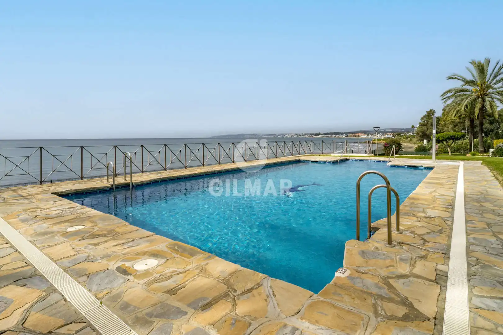 Piscina de Planta baja en venta en Estepona con Calefacción, Jardín privado y Piscina