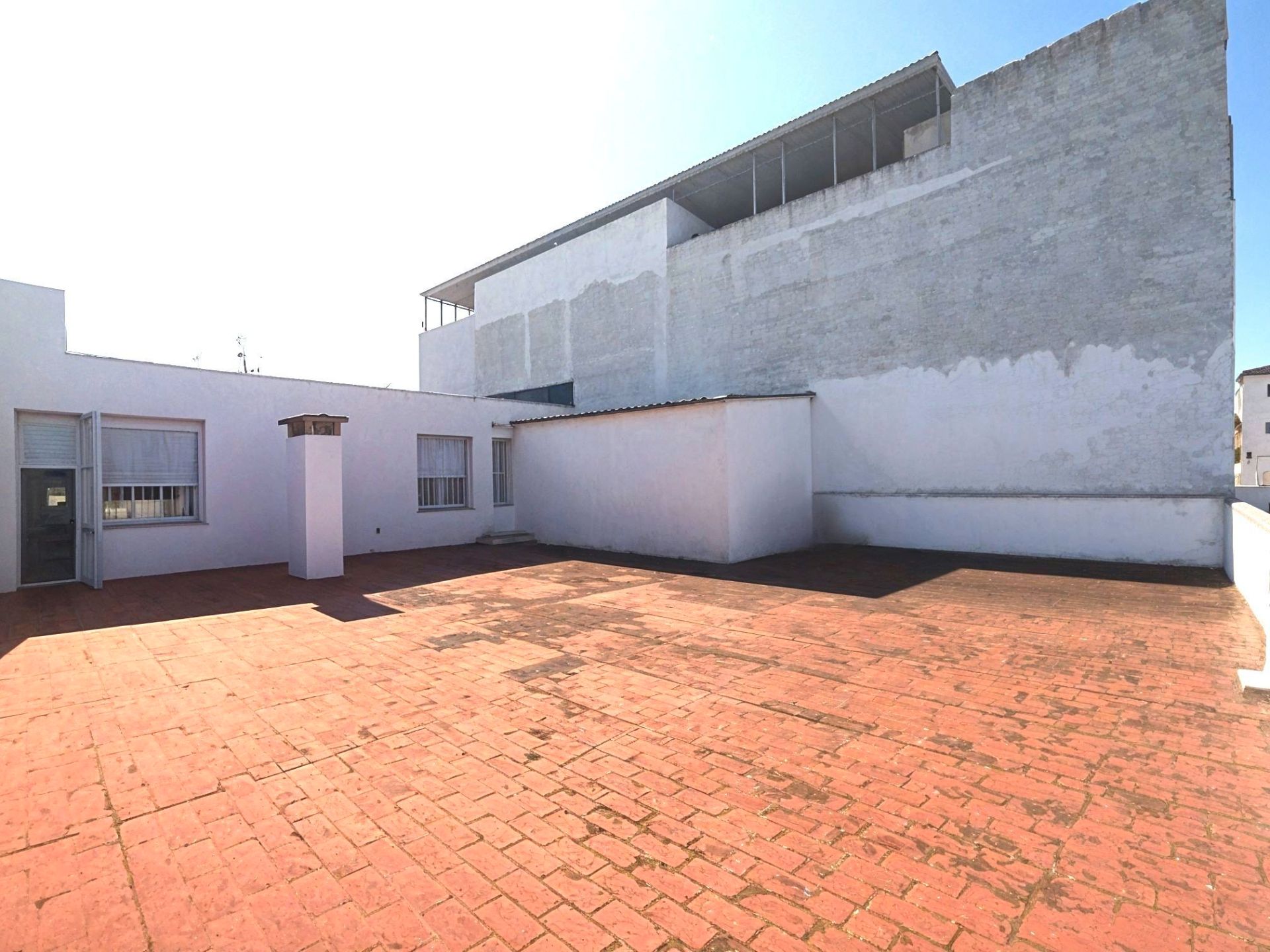 Vista exterior de Casa o xalet en venda en Badajoz Capital amb Aire condicionat, Terrassa i Traster